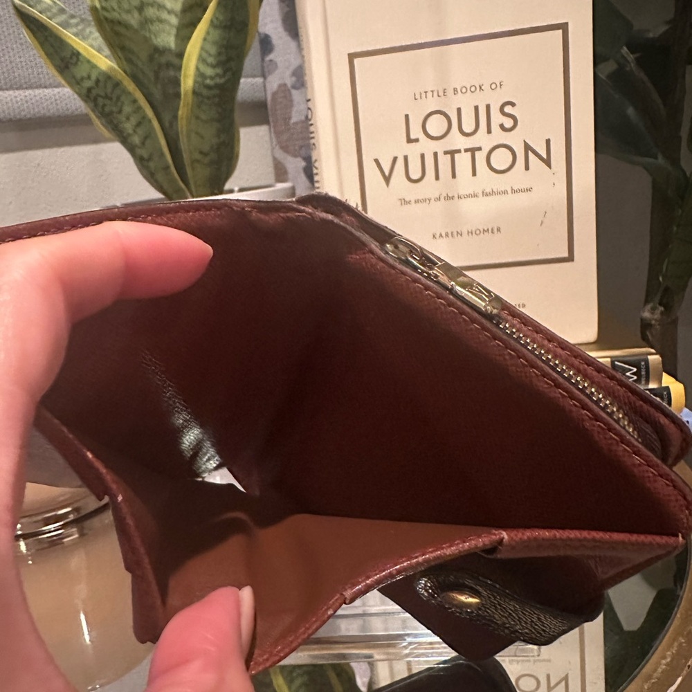 Louis Vuitton Monogram Wallet & COA - Picture 12 of 14